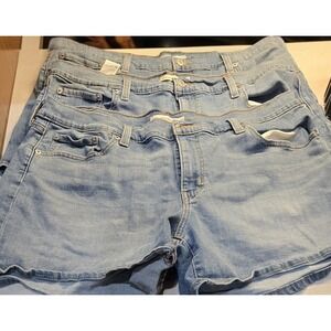 Bundle Of 3‎ Woman's  Mid Lenght Levi Shorts 34